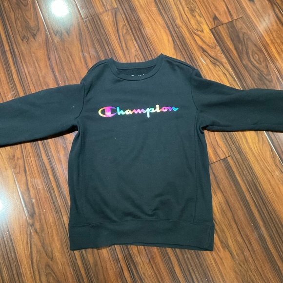 Champion sweater lightly used - Picture 2 of 2